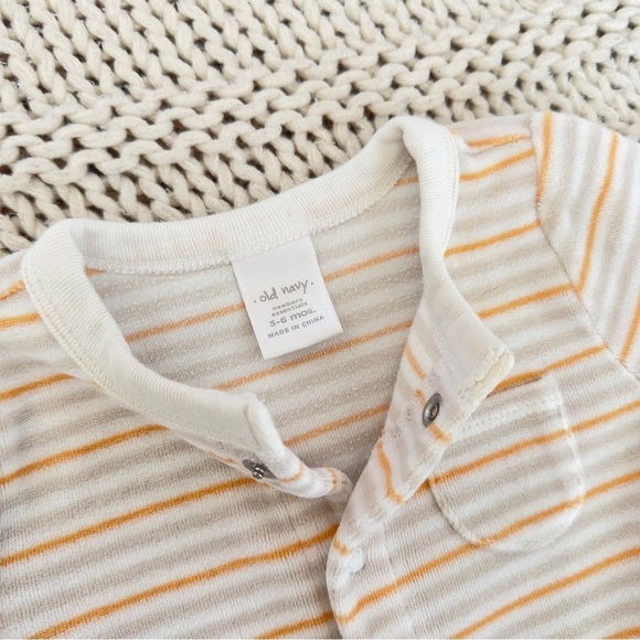 Old Navy Stripped Sleep & Play Footed Onesie Size 3-6 Months - Picture 2 of 2
